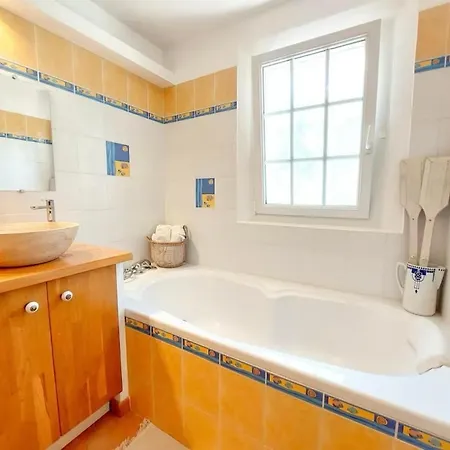 L'evasion Mediterraneenne - Piscine, Proxi & Commerces Villa