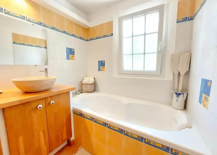 L'evasion Méditerranéenne - Piscine, Proxi Plage&commerces Villa